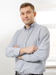 Андрей Холуев